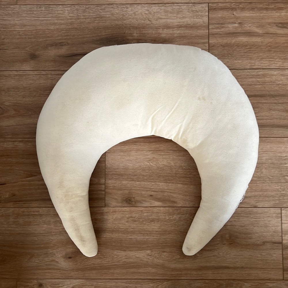 Snuggle me organics breastfeeding pillow